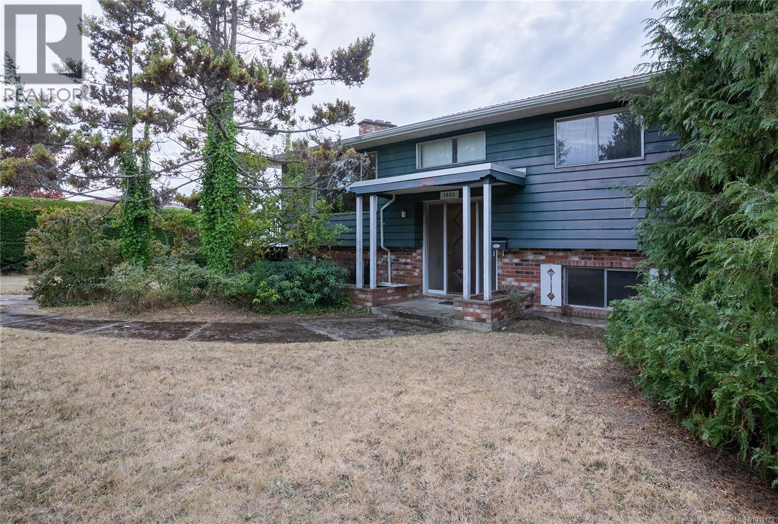  1805 Fairburn Drive, Saanich