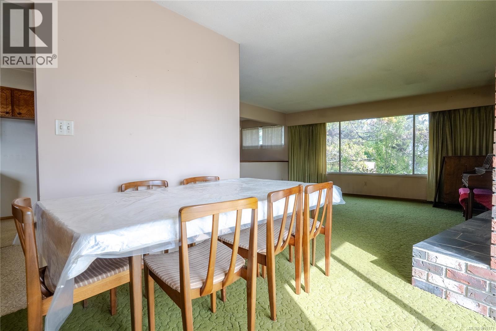  1805 Fairburn Drive, Saanich