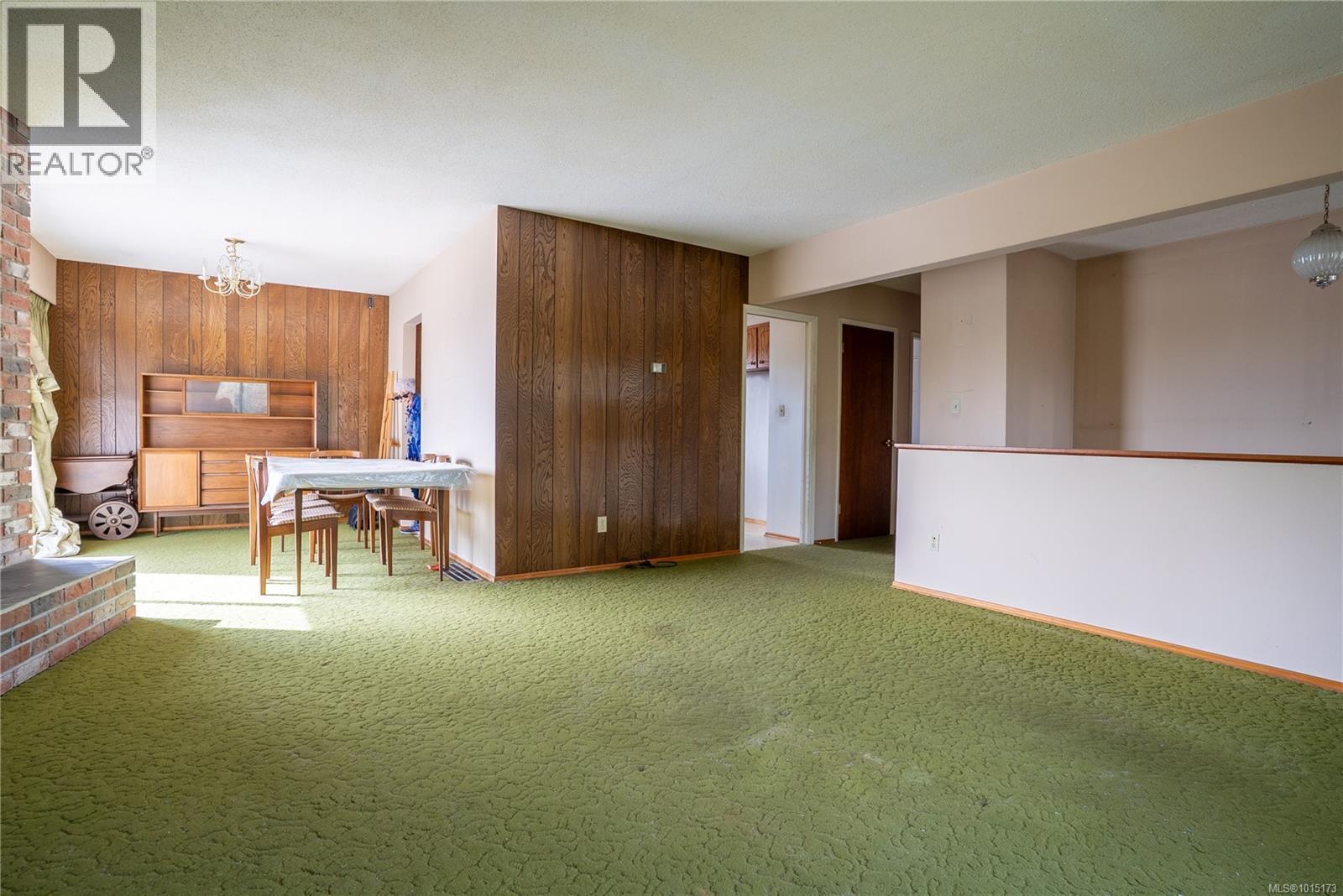  1805 Fairburn Drive, Saanich