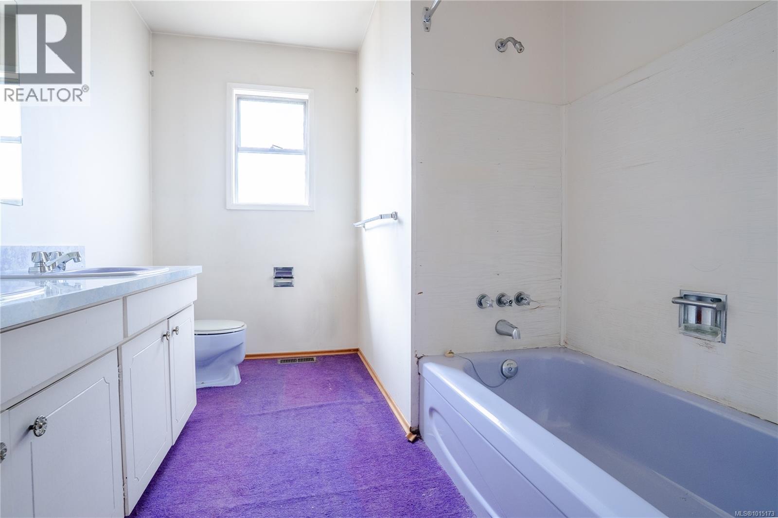  1805 Fairburn Drive, Saanich