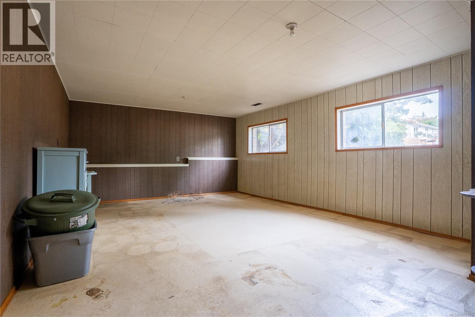  1805 Fairburn Drive, Saanich