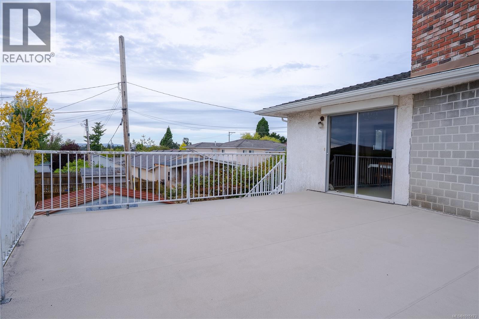  1805 Fairburn Drive, Saanich
