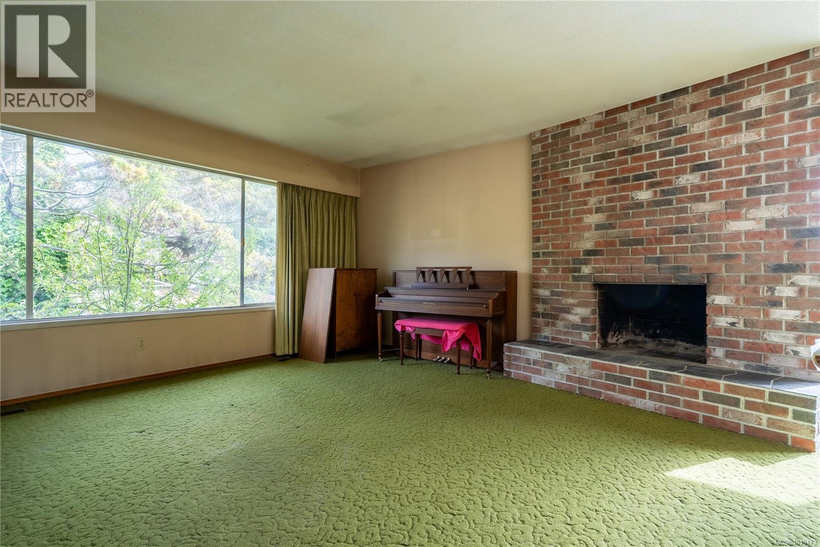  1805 Fairburn Drive, Saanich