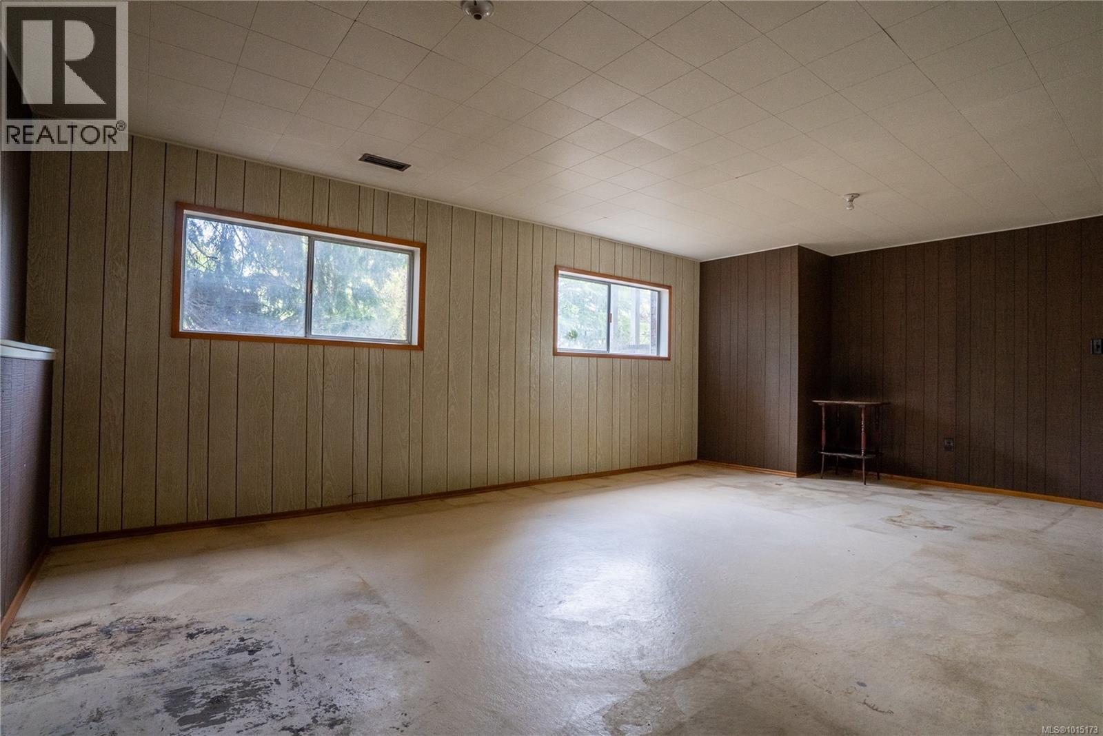  1805 Fairburn Drive, Saanich