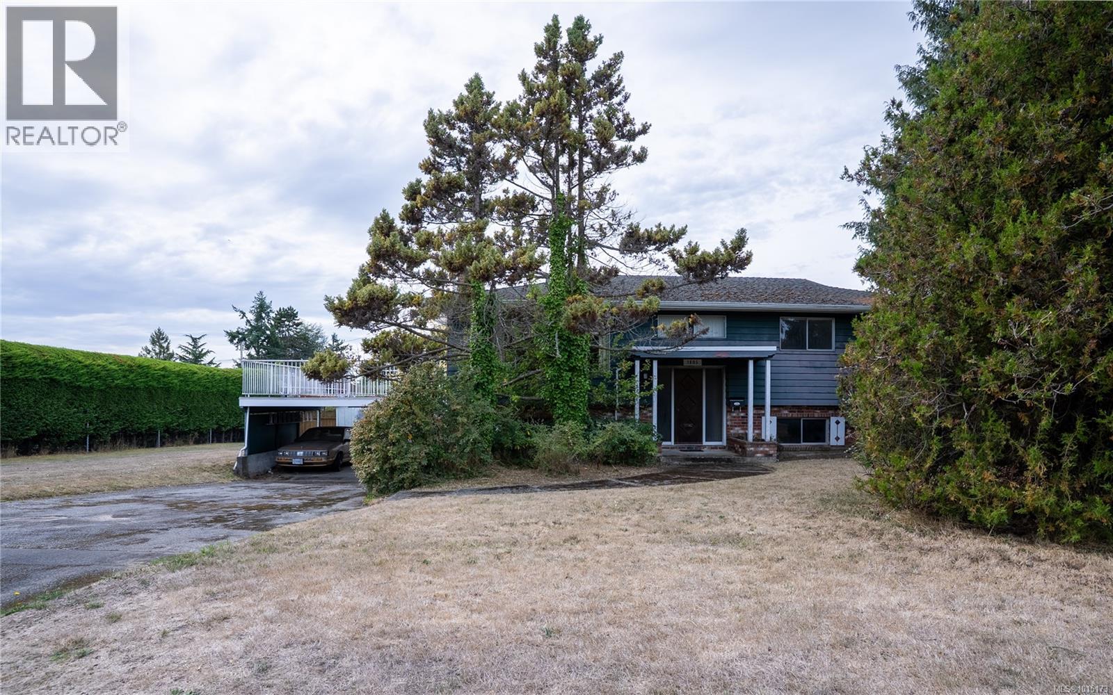  1805 Fairburn Drive, Saanich