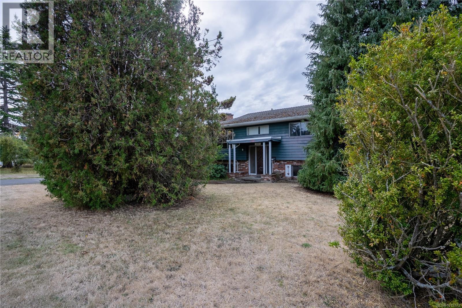  1805 Fairburn Drive, Saanich