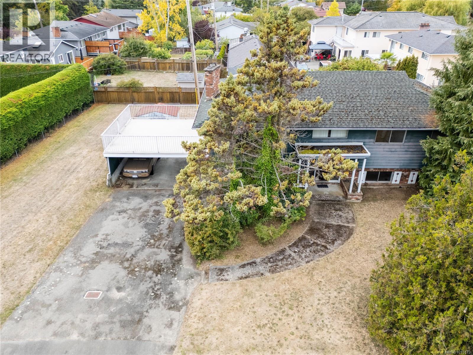  1805 Fairburn Drive, Saanich