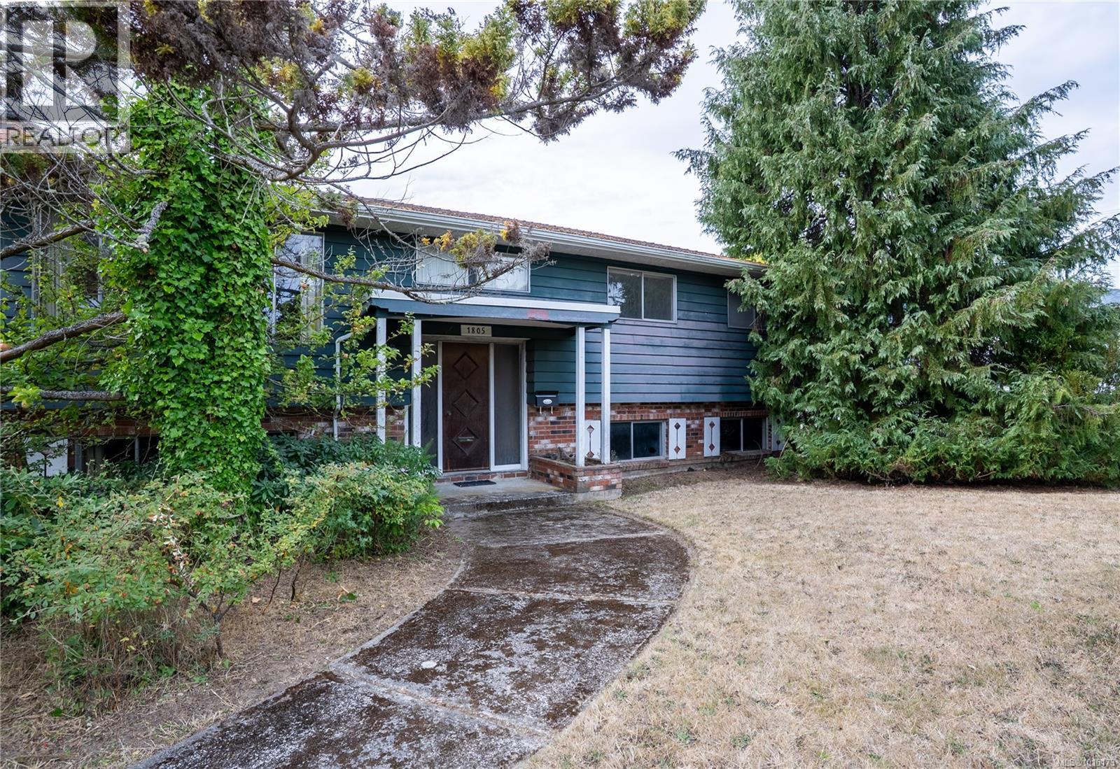  1805 Fairburn Drive, Saanich