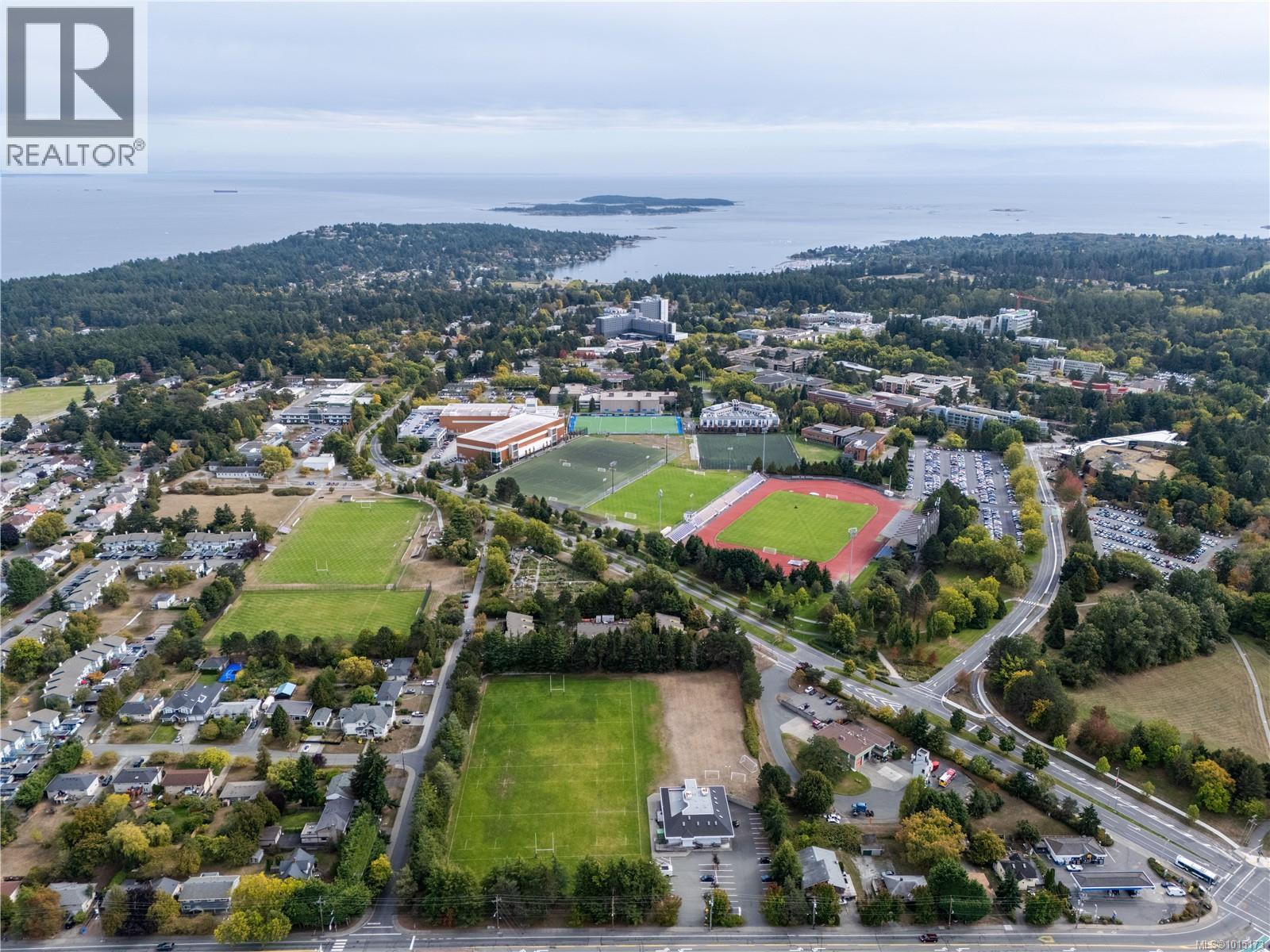  1805 Fairburn Drive, Saanich