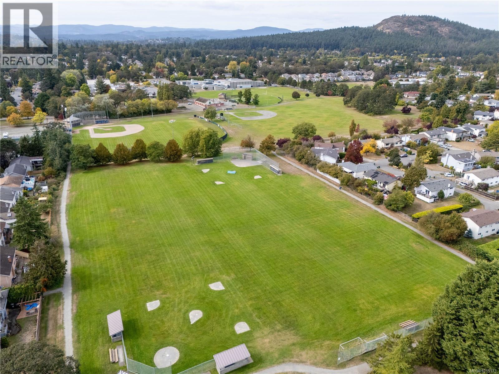  1805 Fairburn Drive, Saanich