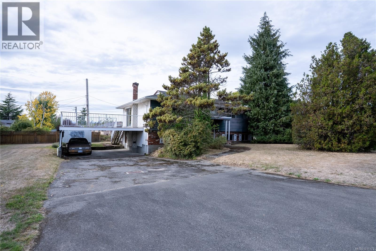  1805 Fairburn Drive, Saanich