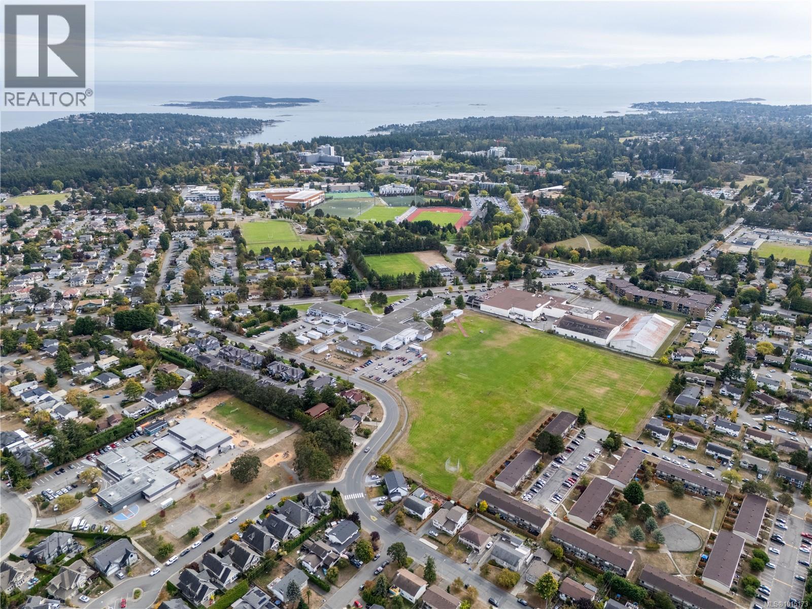  1805 Fairburn Drive, Saanich