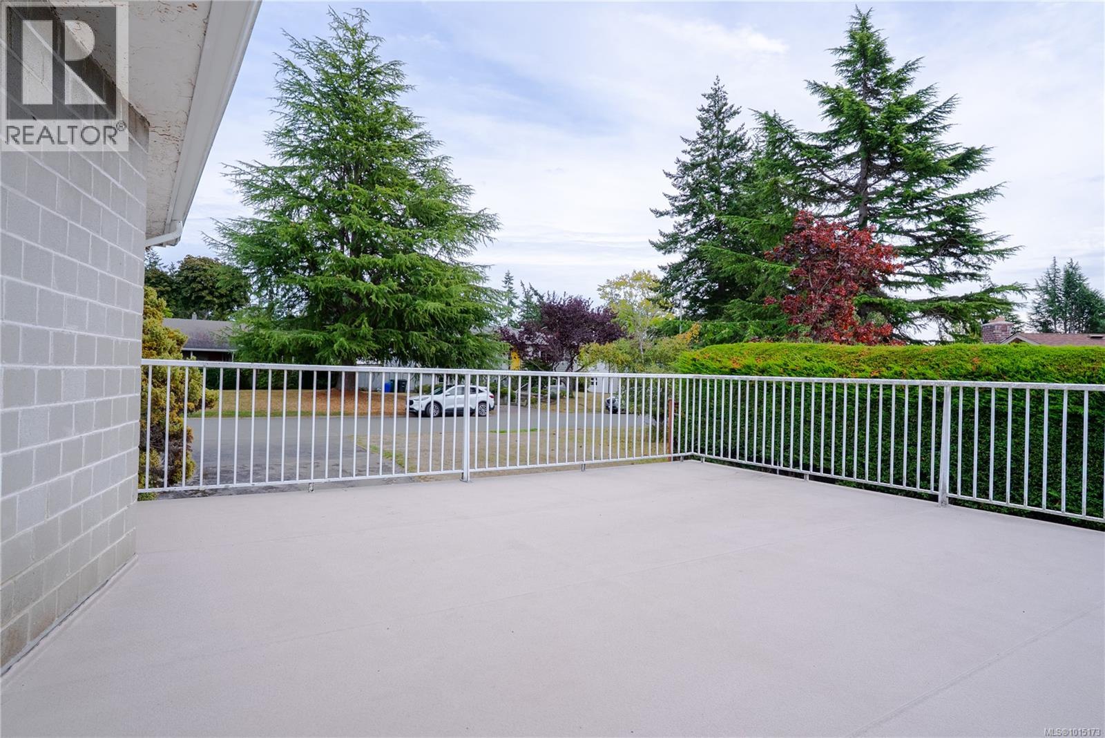  1805 Fairburn Drive, Saanich