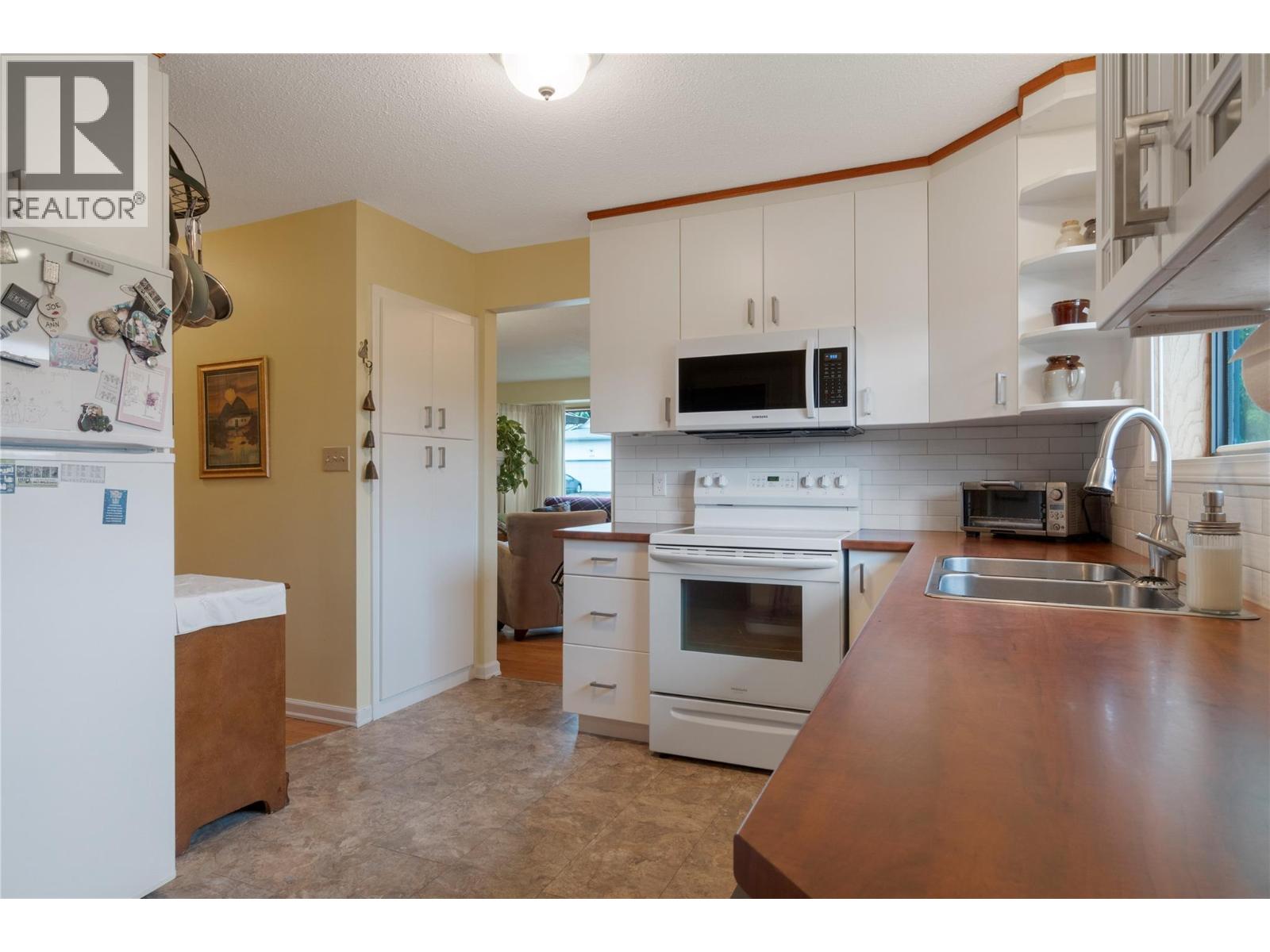 131 15 Street NE, Salmon Arm