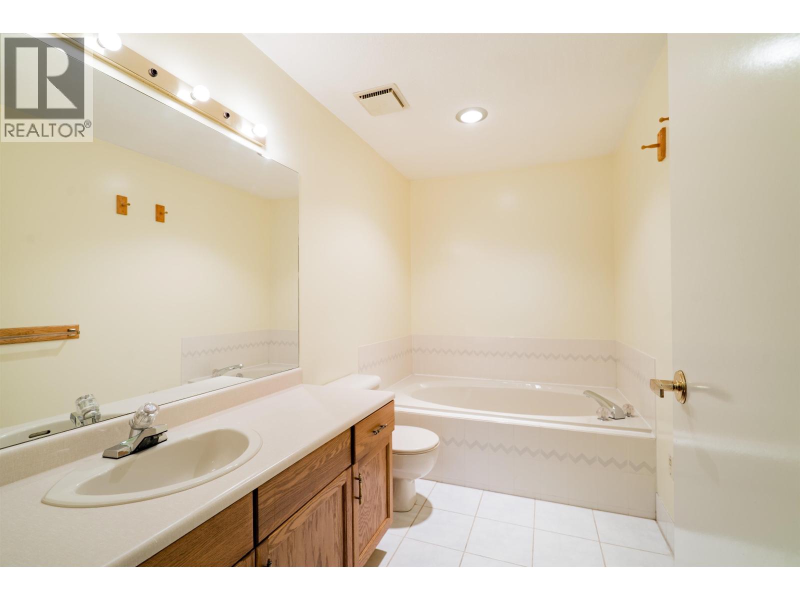 107 22515 116 AVENUE, Maple Ridge