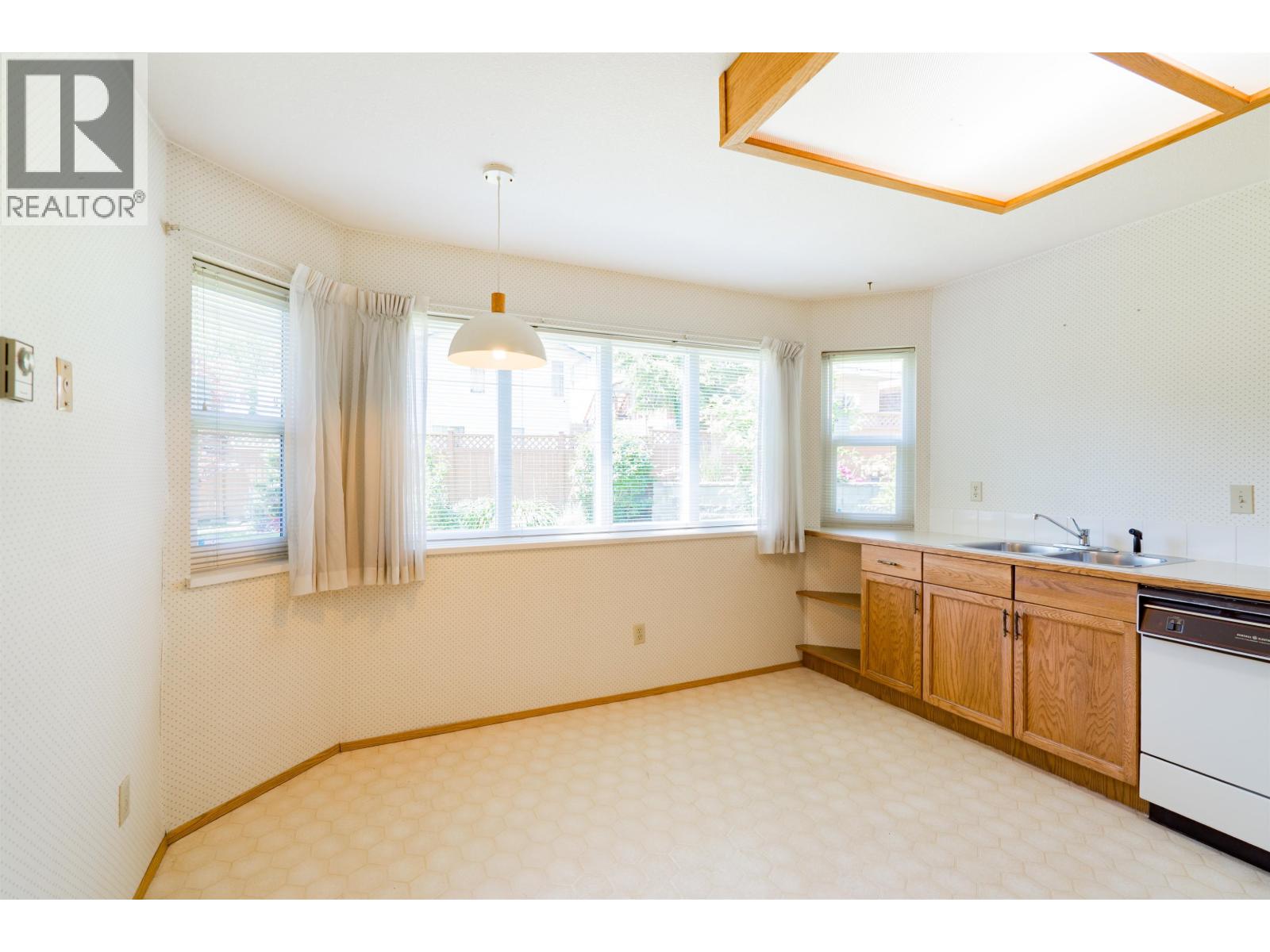 107 22515 116 AVENUE, Maple Ridge