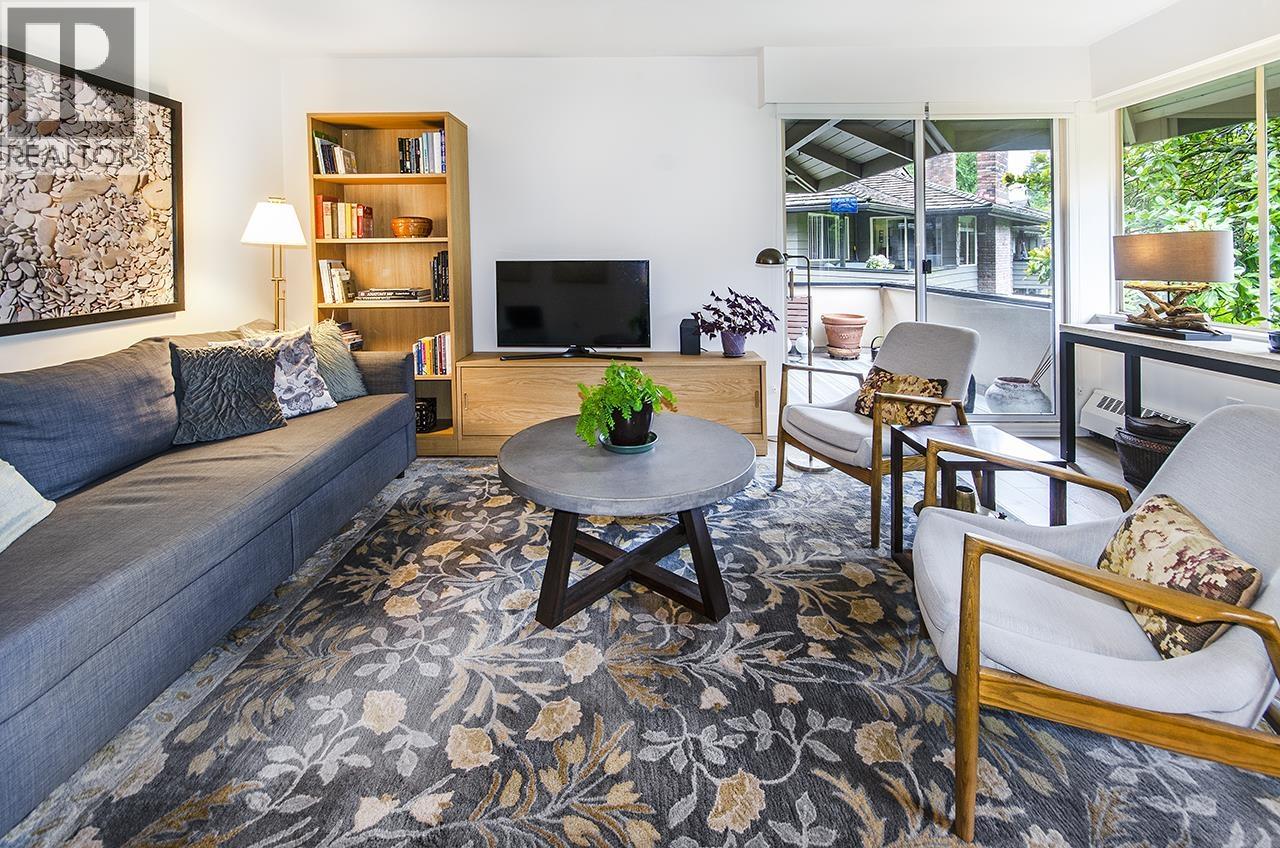 211 235 KEITH ROAD, West Vancouver
