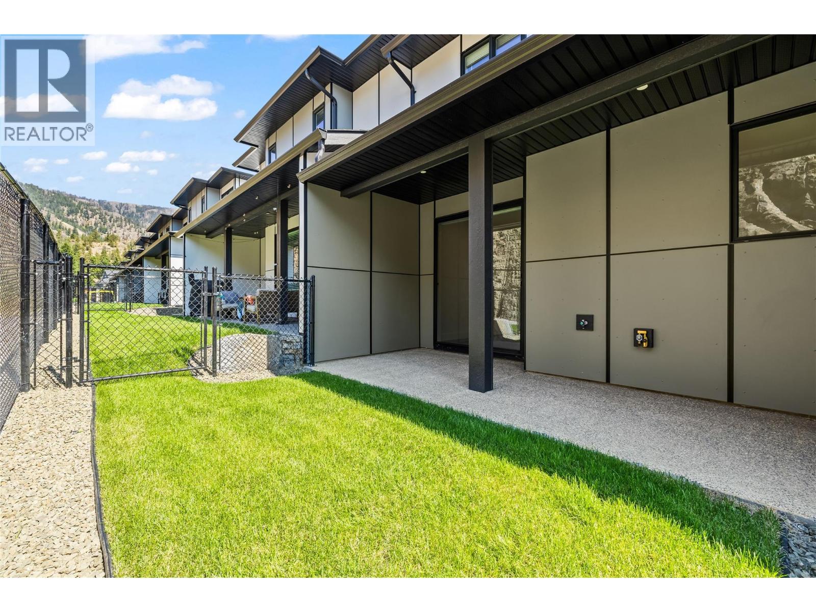 17 2835 Canyon Crest Drive, West Kelowna