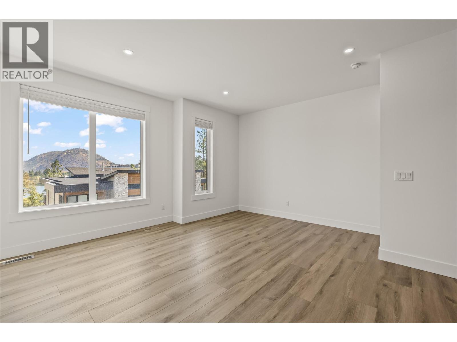 17 2835 Canyon Crest Drive, West Kelowna