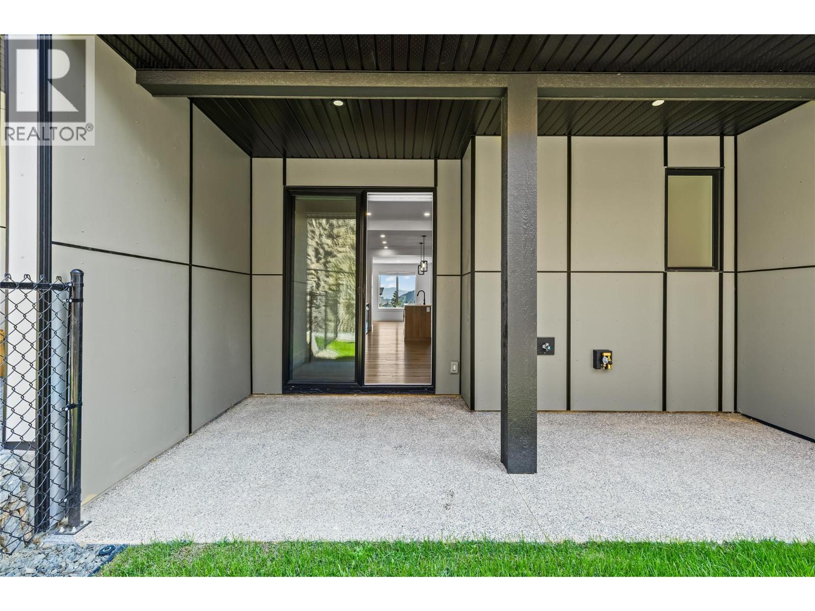 17 2835 Canyon Crest Drive, West Kelowna