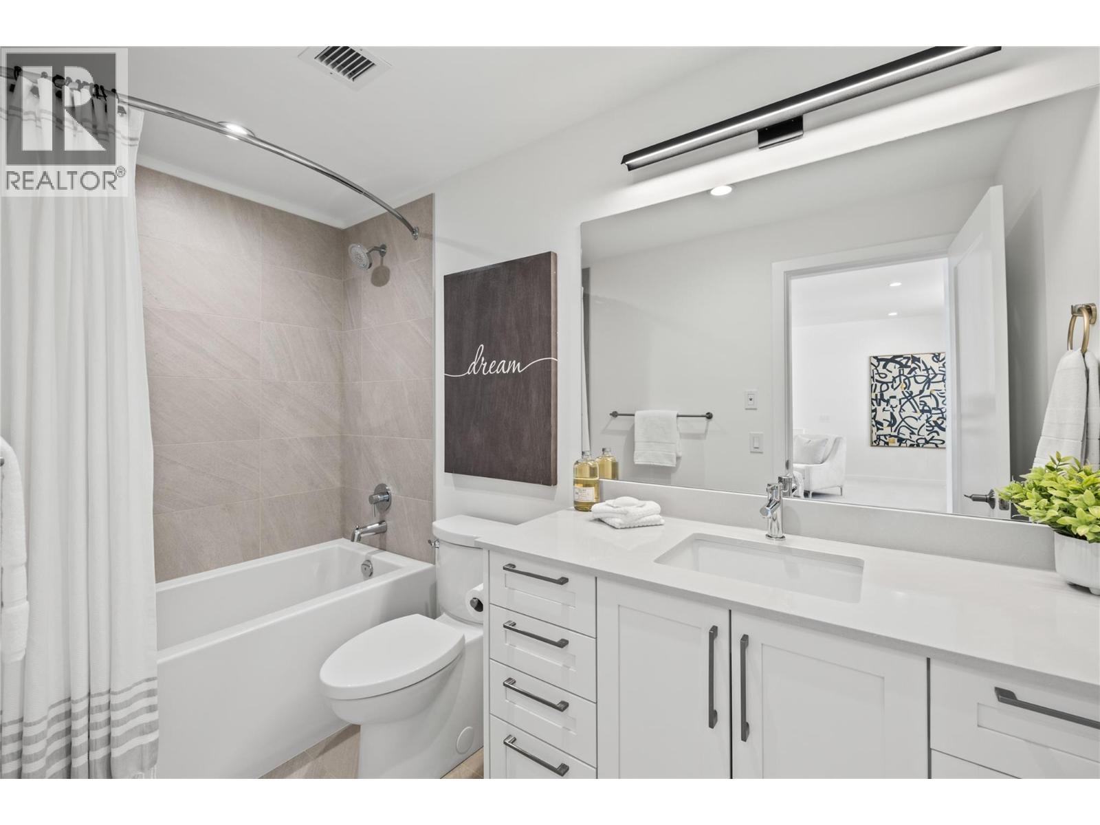 6 1979 Country Club Drive, Kelowna