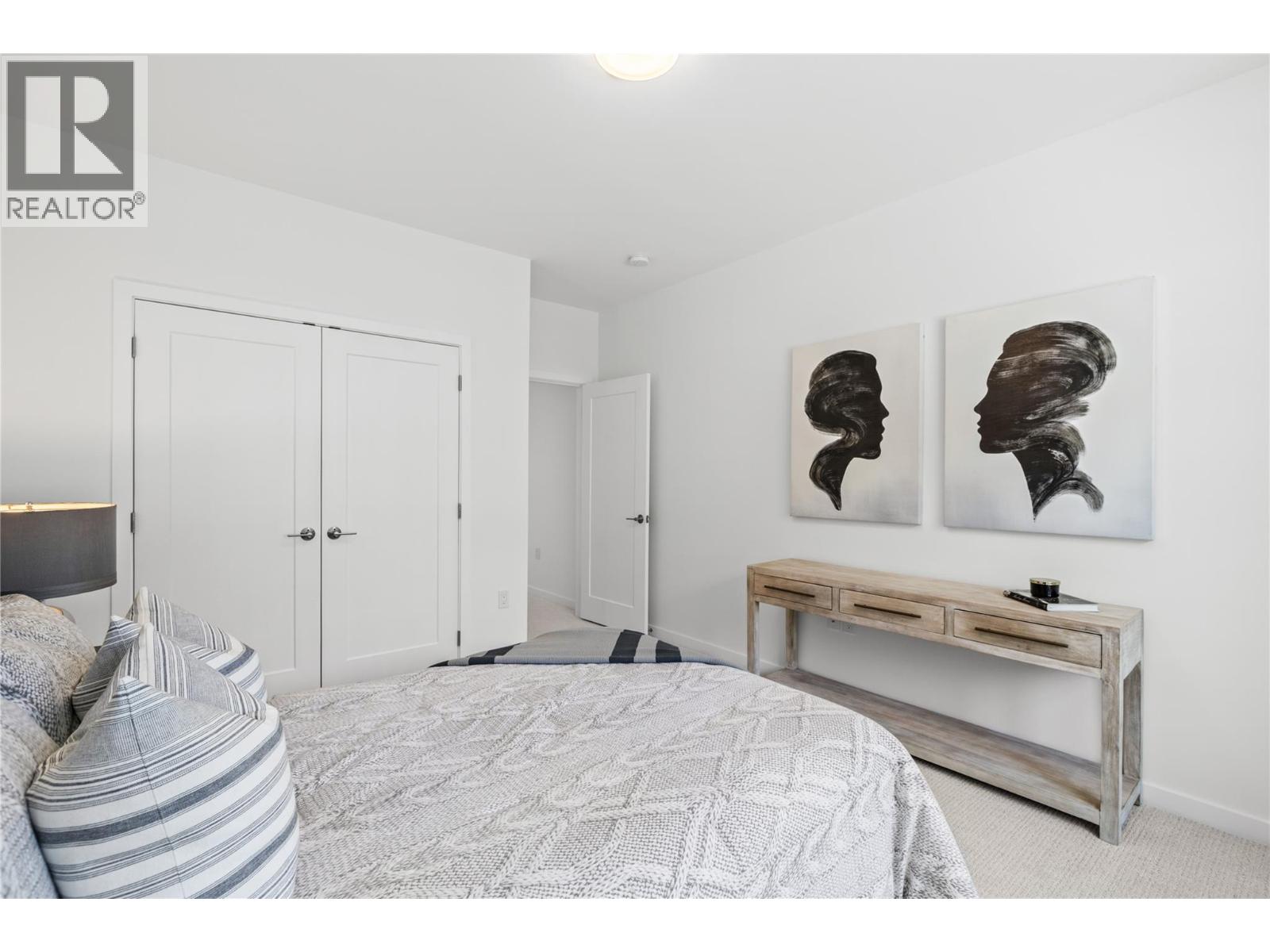 6 1979 Country Club Drive, Kelowna