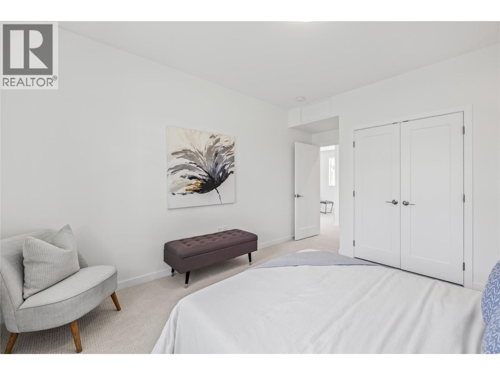 6 1979 Country Club Drive, Kelowna