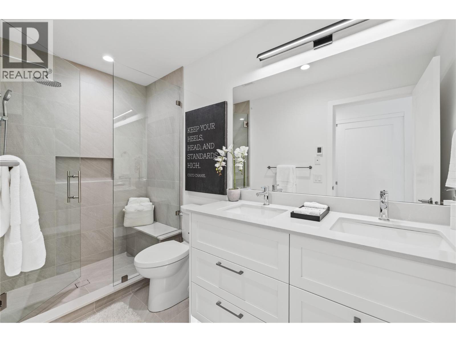 6 1979 Country Club Drive, Kelowna
