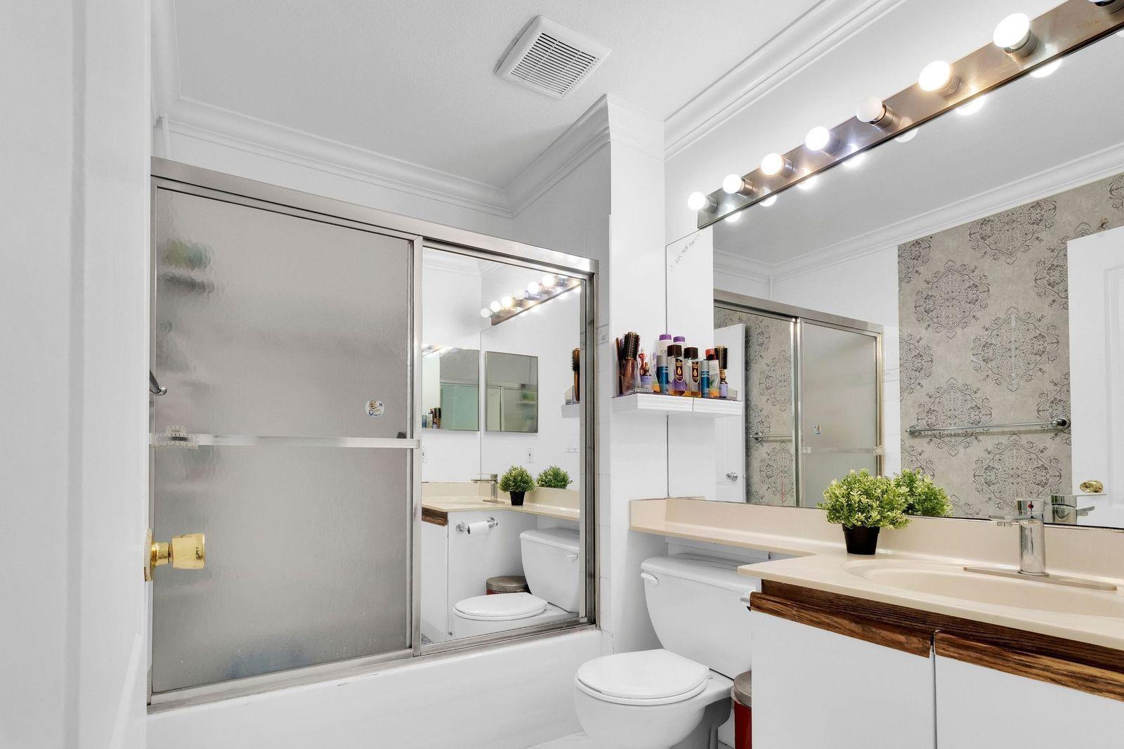 501 10082 132 STREET, Surrey