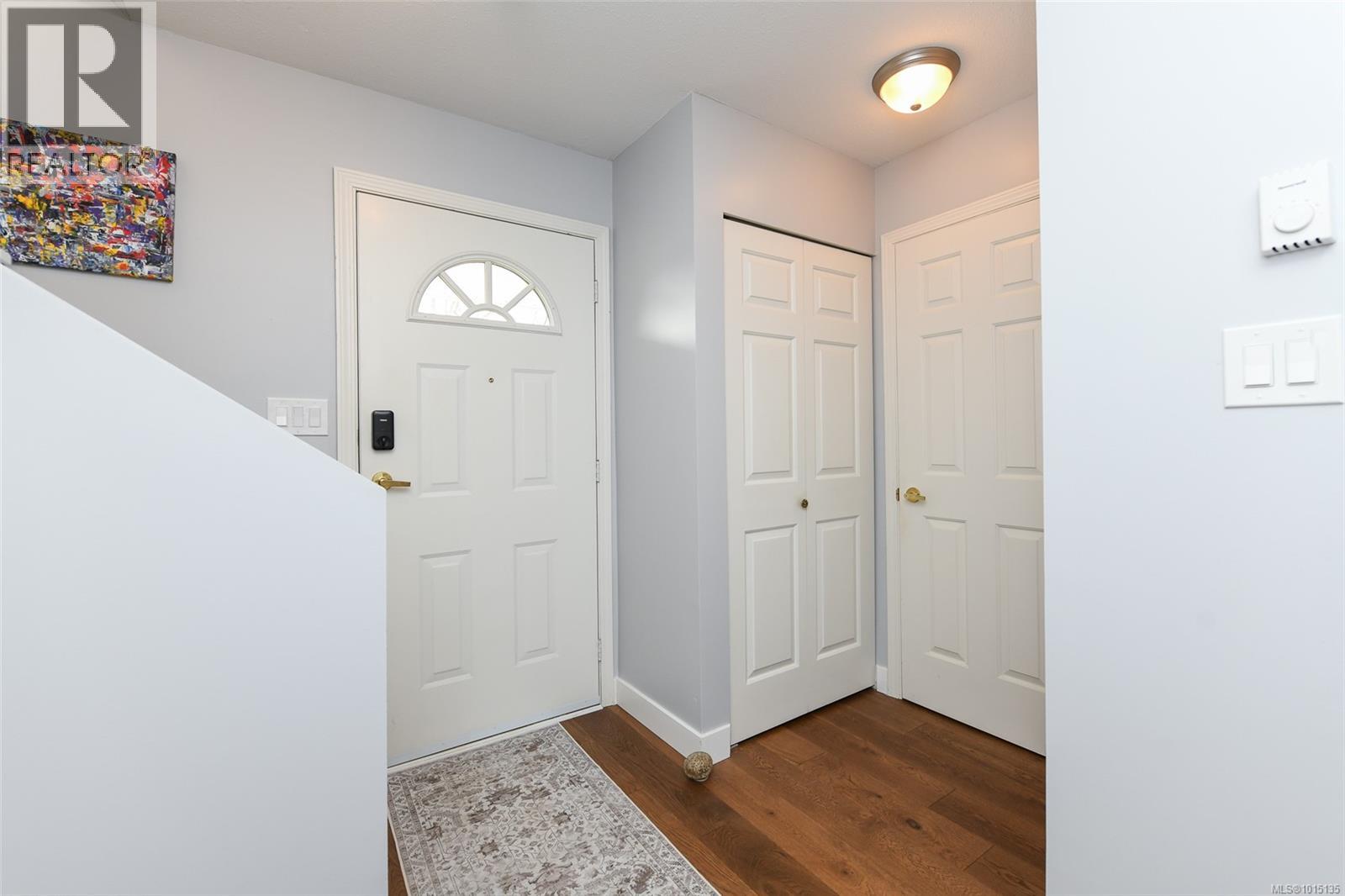 12 2200 Manor Dr, Comox