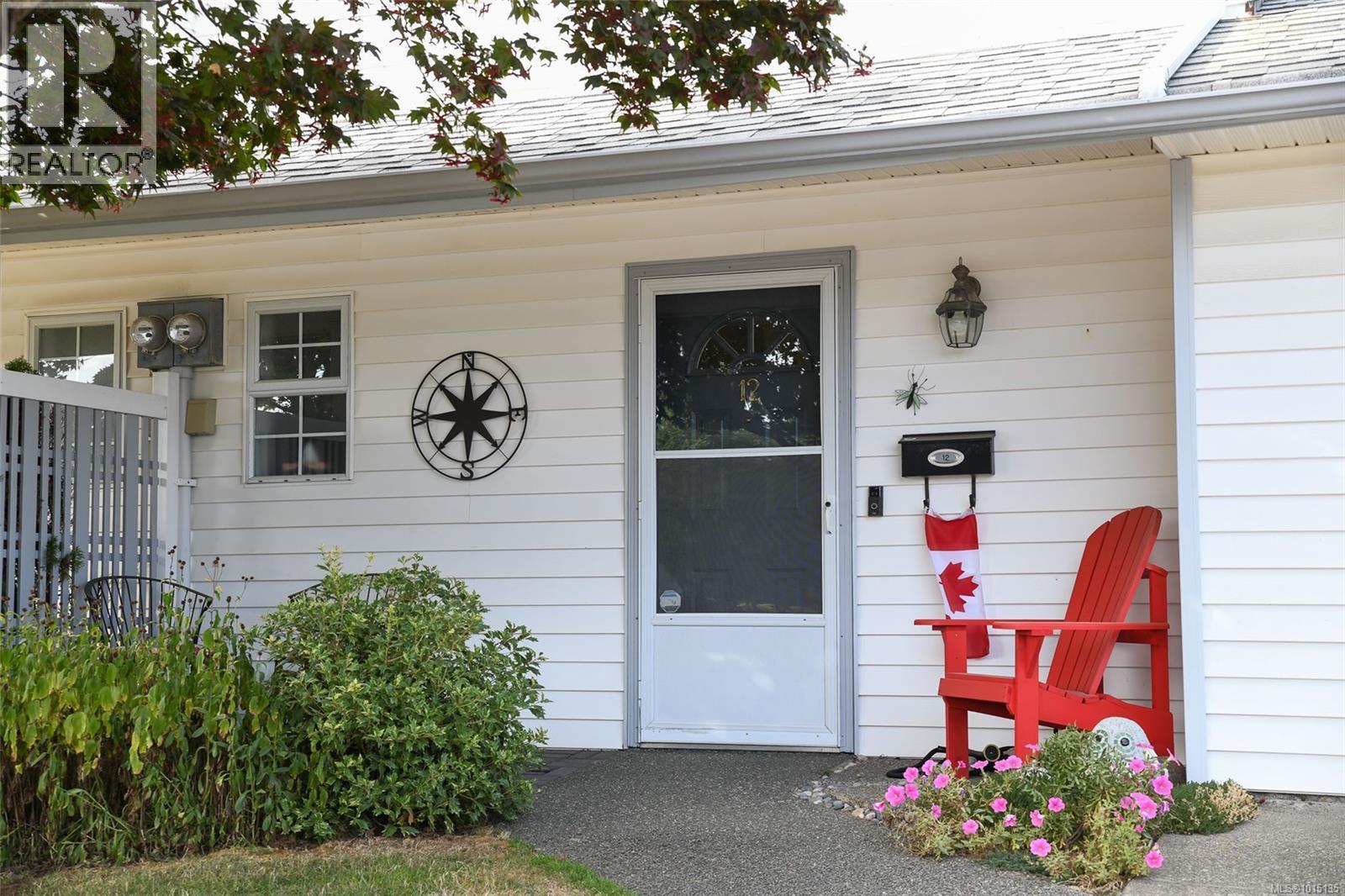 12 2200 Manor Dr, Comox