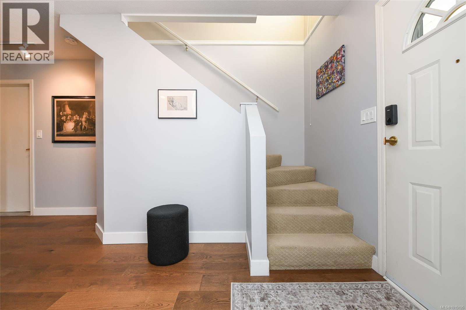 12 2200 Manor Dr, Comox