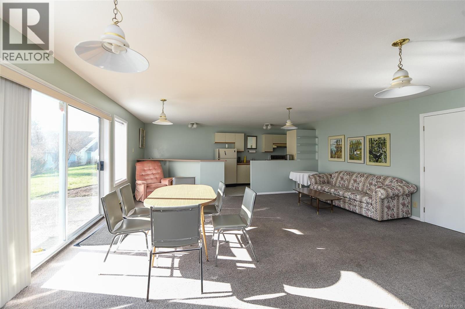 12 2200 Manor Dr, Comox