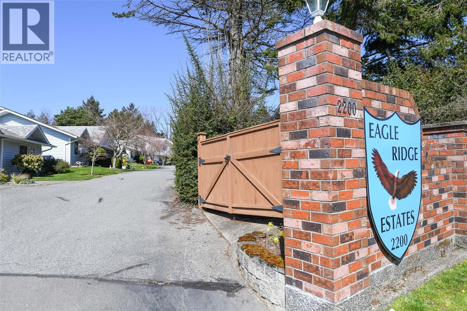 12 2200 Manor Dr, Comox