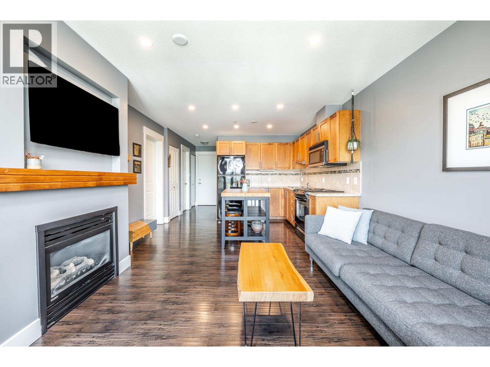 521 1211 VILLAGE GREEN WAY, Squamish
