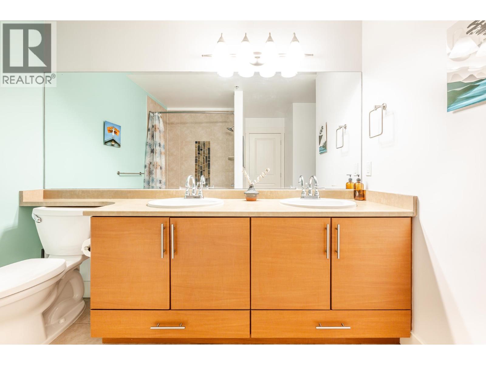 521 1211 VILLAGE GREEN WAY, Squamish