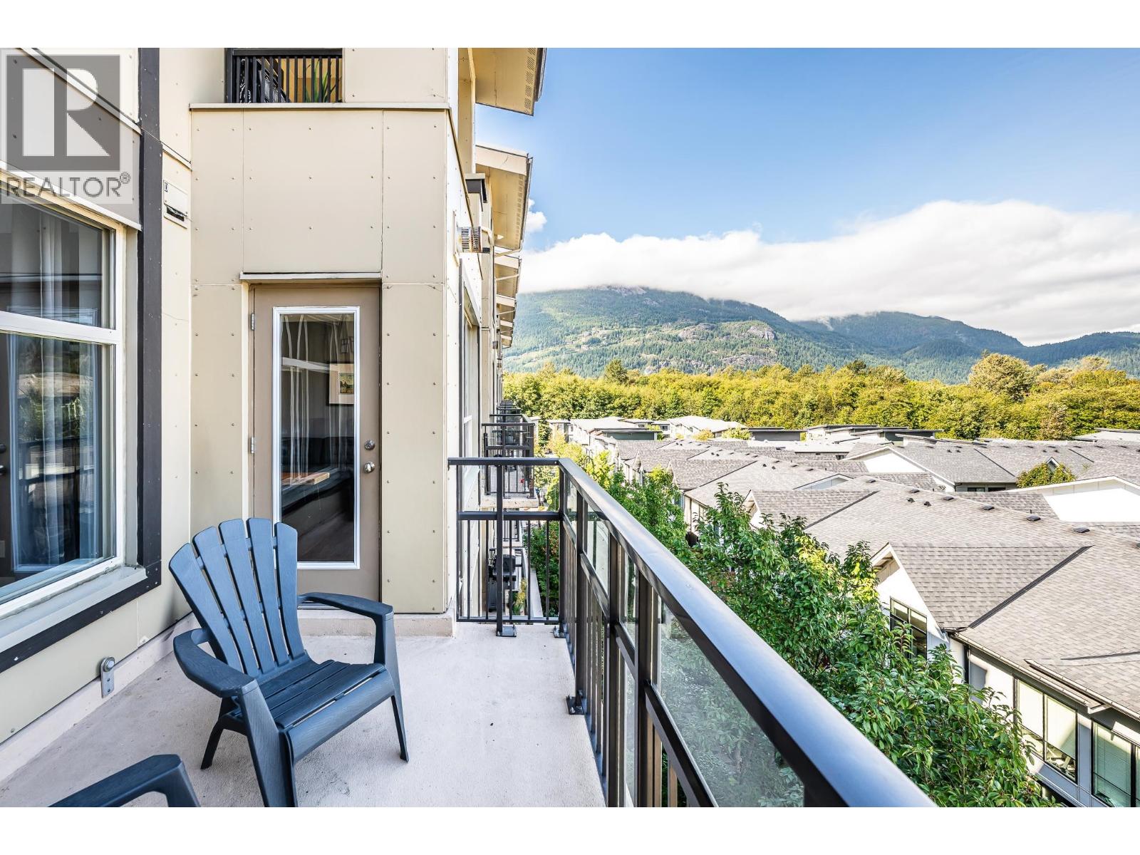521 1211 VILLAGE GREEN WAY, Squamish