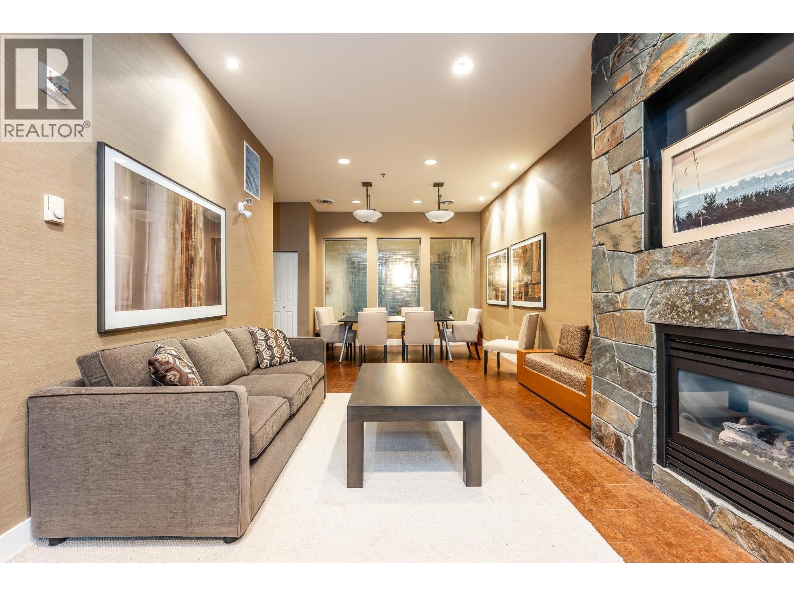 521 1211 VILLAGE GREEN WAY, Squamish