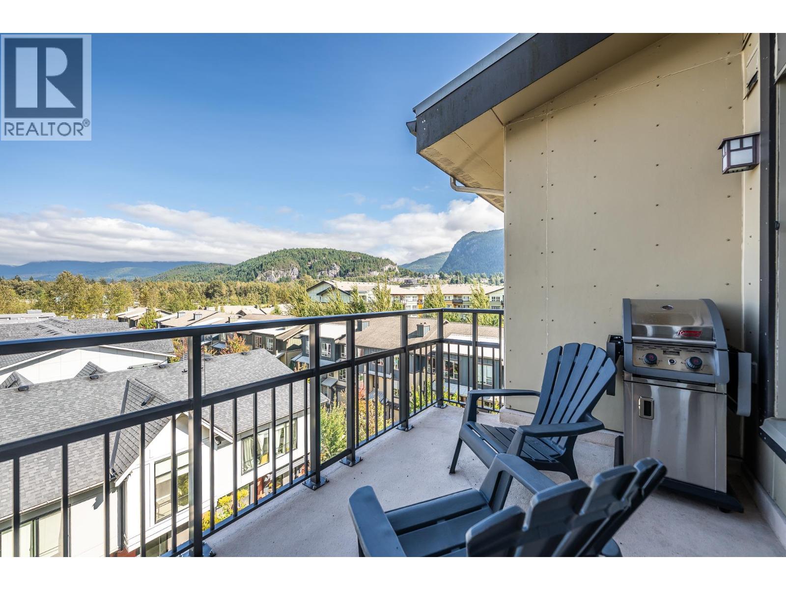 521 1211 VILLAGE GREEN WAY, Squamish