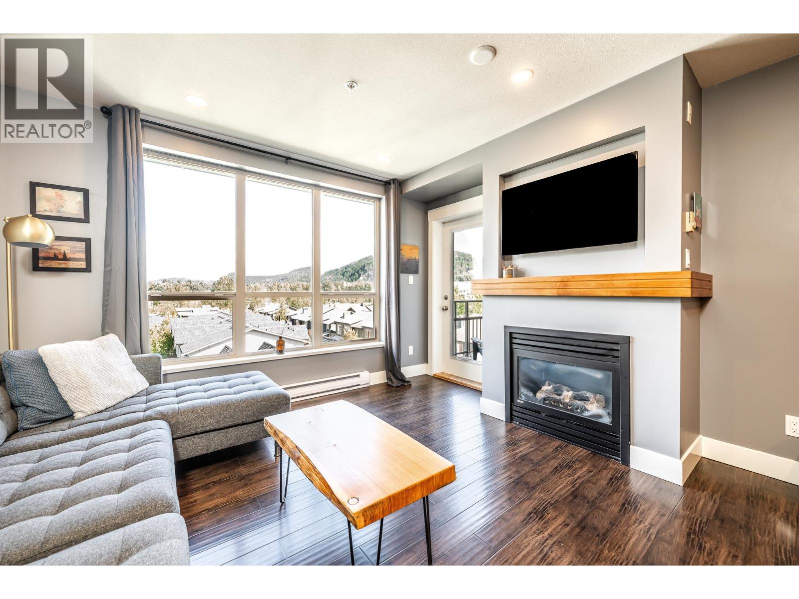 521 1211 VILLAGE GREEN WAY, Squamish