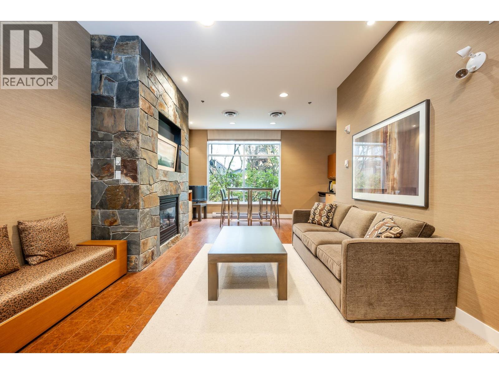 521 1211 VILLAGE GREEN WAY, Squamish
