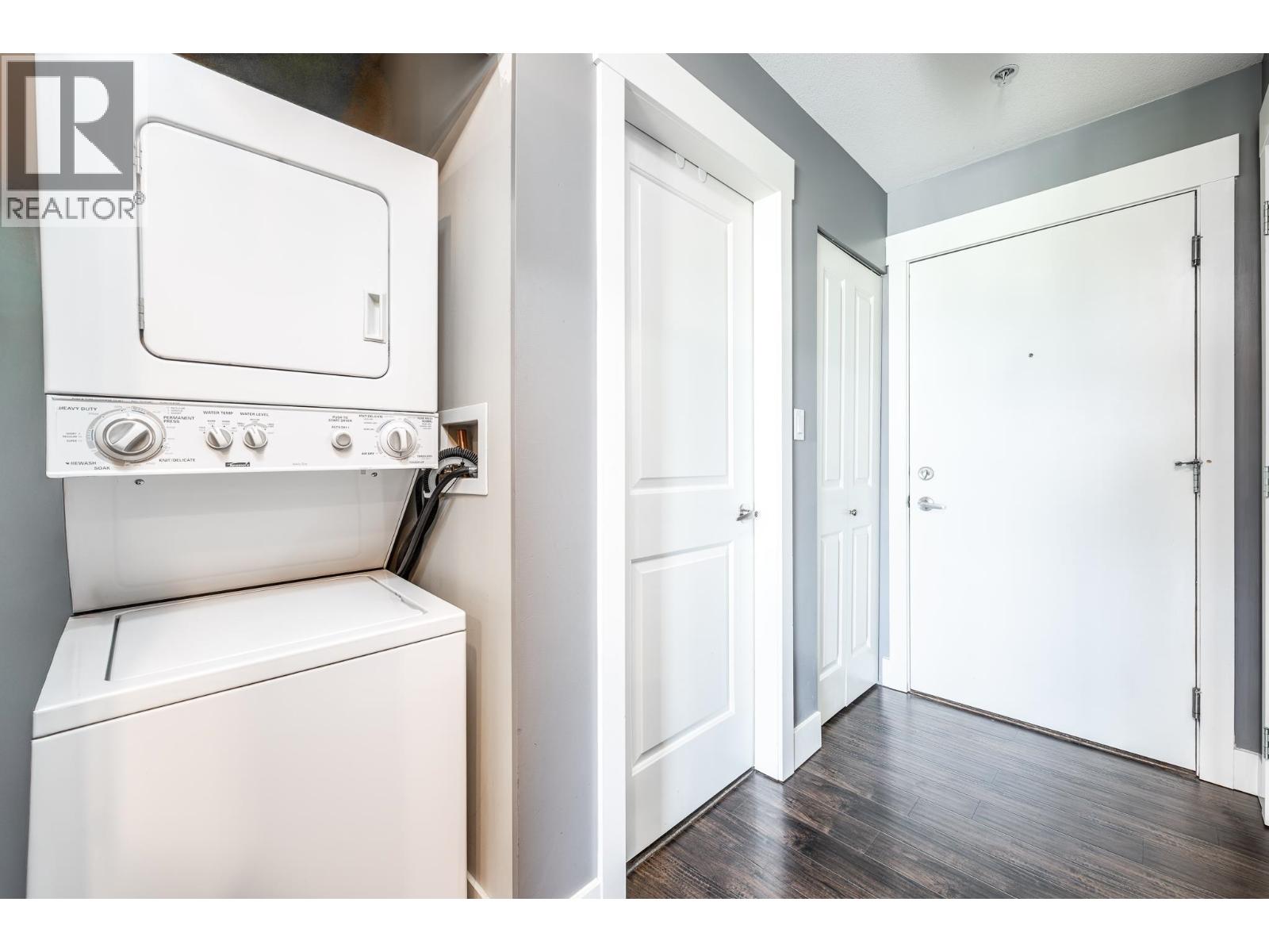 521 1211 VILLAGE GREEN WAY, Squamish