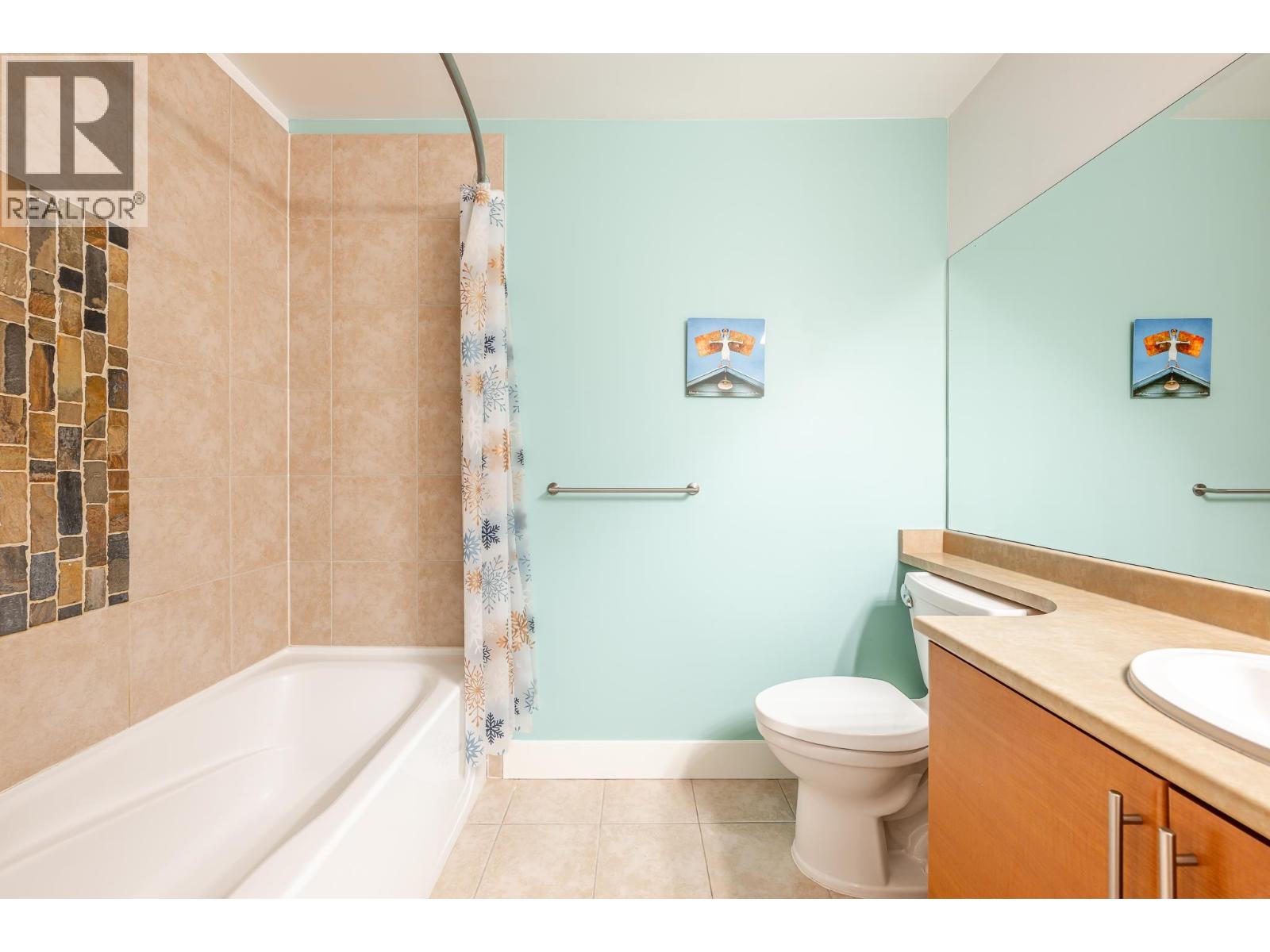 521 1211 VILLAGE GREEN WAY, Squamish