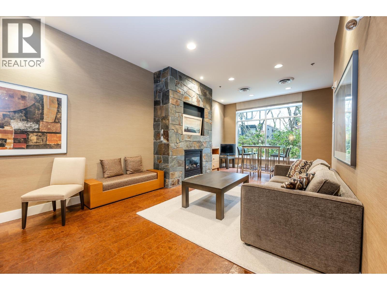 521 1211 VILLAGE GREEN WAY, Squamish