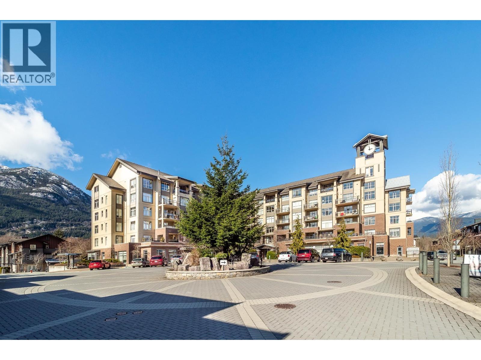 521 1211 VILLAGE GREEN WAY, Squamish