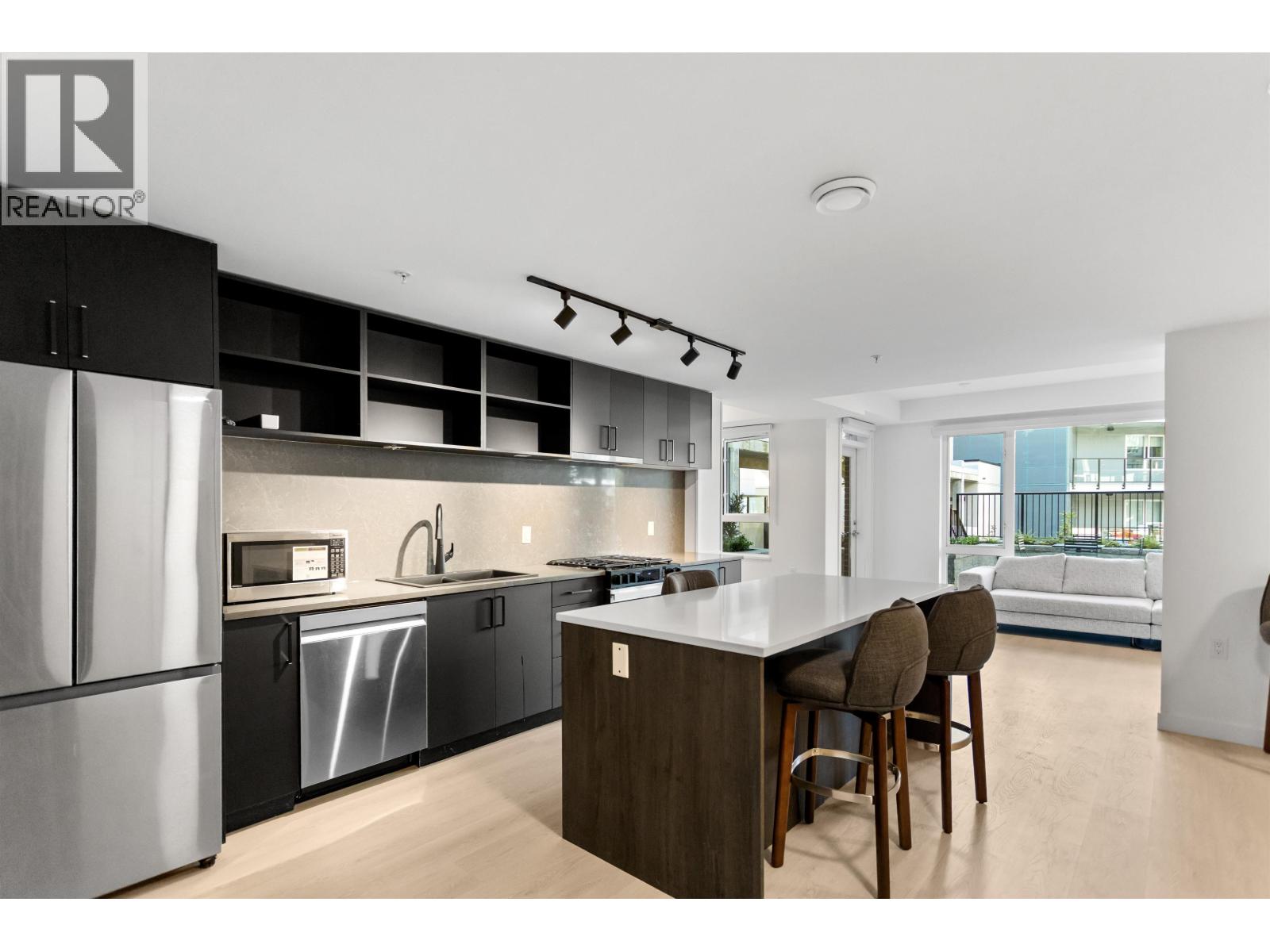 604 2002 ST. GEORGE STREET, Port Moody