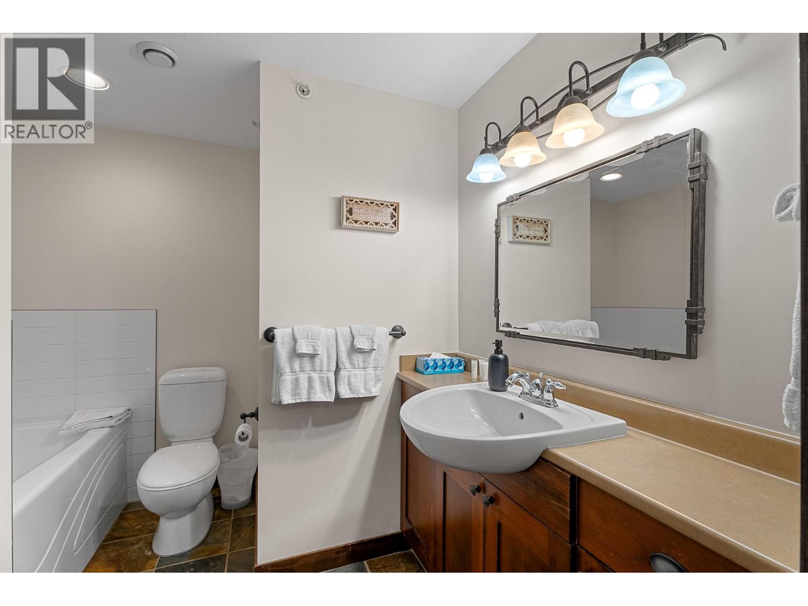 5005 VALLEY Drive Unit# 3, Kamloops