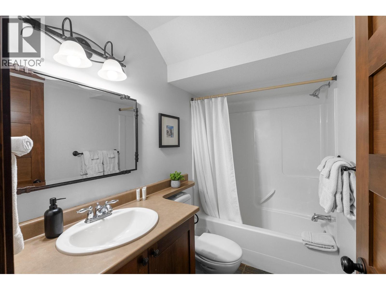 5005 VALLEY Drive Unit# 3, Kamloops