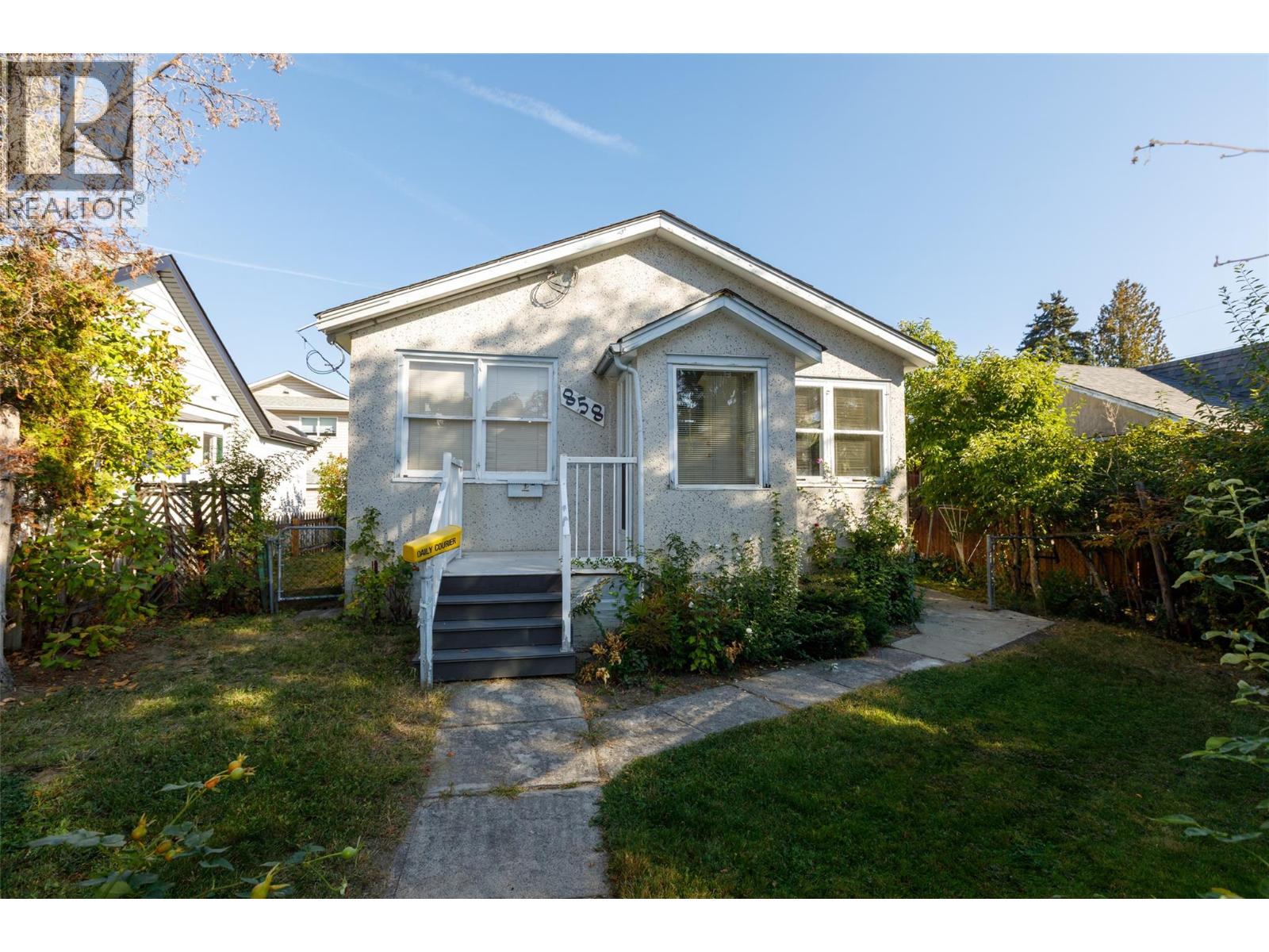858 Cawston Avenue, Kelowna
