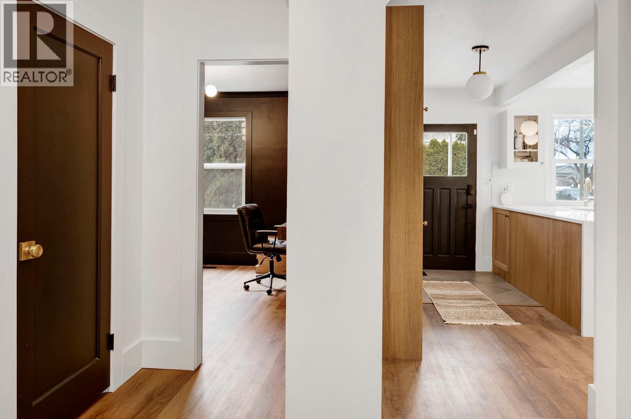 707 NICOLA STREET - 19